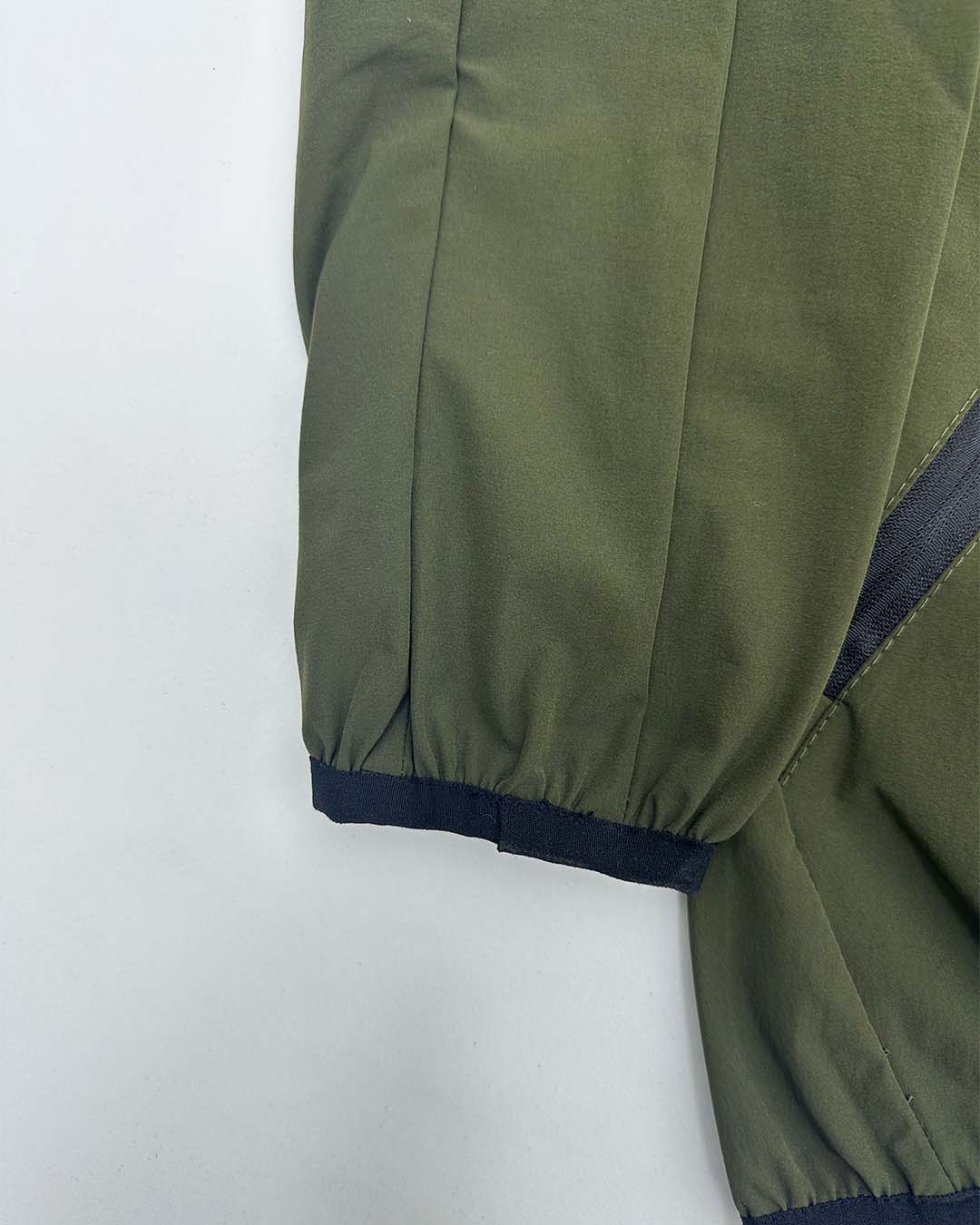 MCD Ultra Light Weight Jacket - Green All-Season Performance – MCD SPORTS